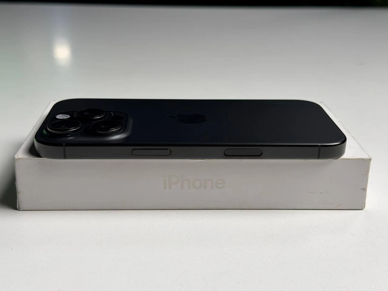 ВЖИВАНИЙ Б/У Apple iPhone 16 Pro 128GB Black Titanium (MYND3) - Стан: гарний | Акумулятор: 99% | Комплектація: повний | Гарантія: 3 міс.