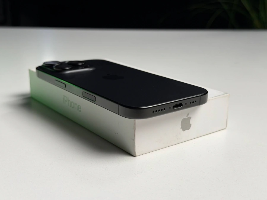 ВЖИВАНИЙ Б/У Apple iPhone 16 Pro 128GB Black Titanium (MYND3) - Стан: гарний | Акумулятор: 99% | Комплектація: повний | Гарантія: 3 міс.