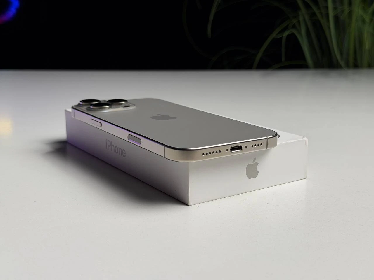 ВЖИВАНИЙ Б/У Apple iPhone 16 Pro Max 512GB Natural Titanium (MYX33) - Стан: ідеальний | Акумулятор: 99% | Комплектація: повний | Гарантія: 6 міс.