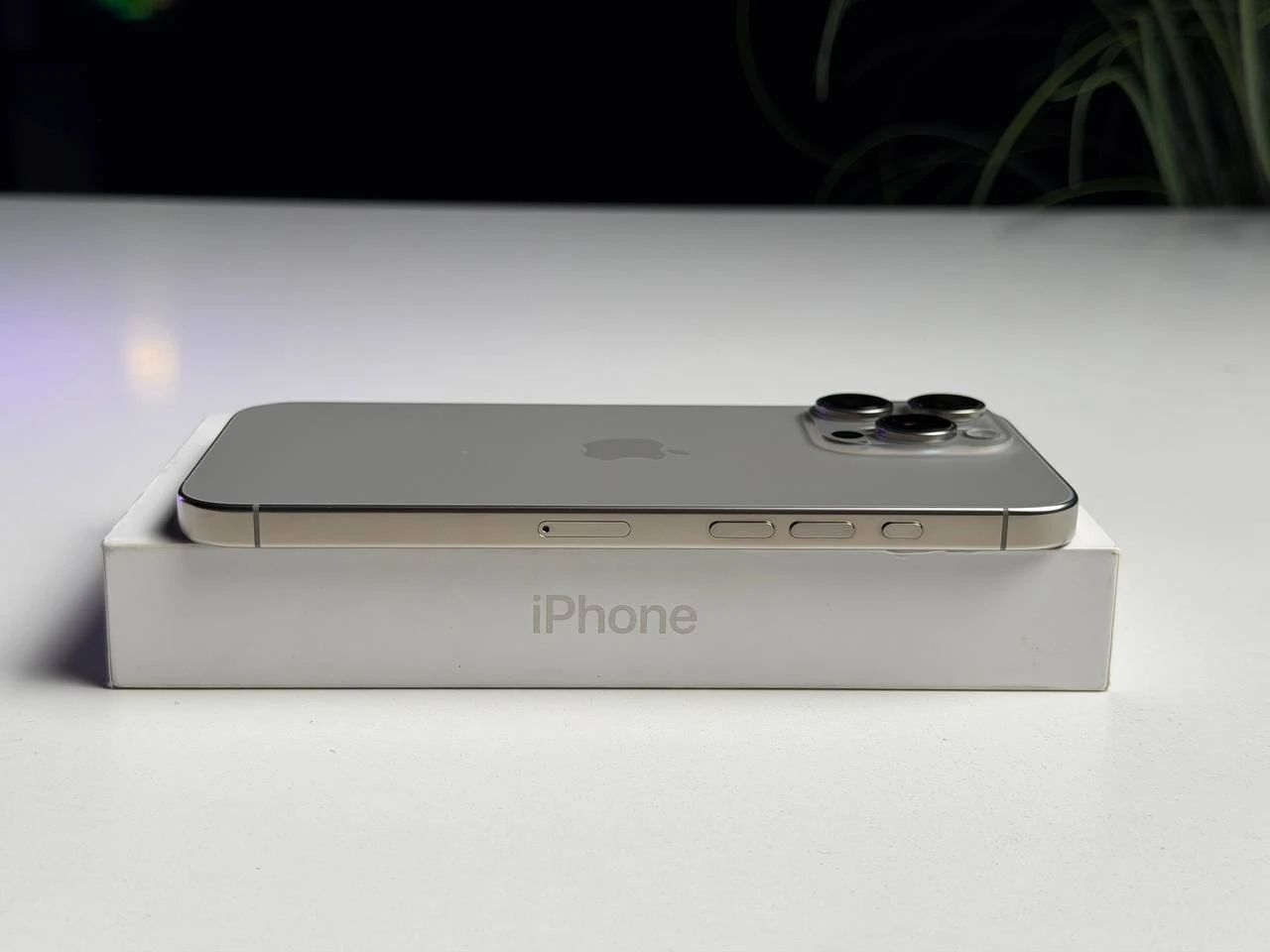 ВЖИВАНИЙ Б/У Apple iPhone 16 Pro Max 512GB Natural Titanium (MYX33) - Стан: ідеальний | Акумулятор: 99% | Комплектація: повний | Гарантія: 6 міс.
