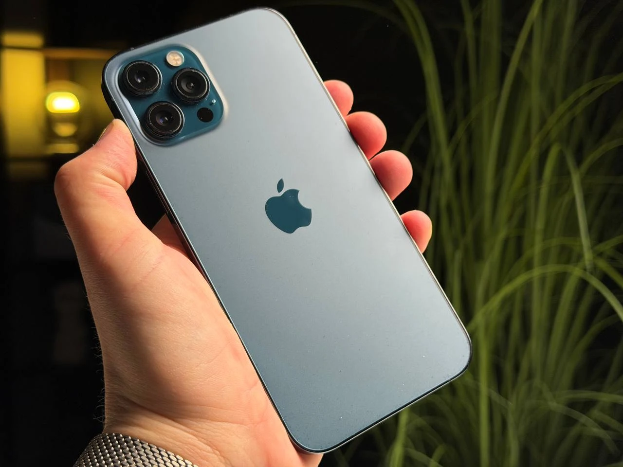 ВЖИВАНИЙ Б/У iPhone 12 Pro Max 256GB Pacific Blue (MGCN3, MGDF3) - Стан: задовільний | Акумулятор: 100% | Комплектація: повний | Гарантія: 3 міс.