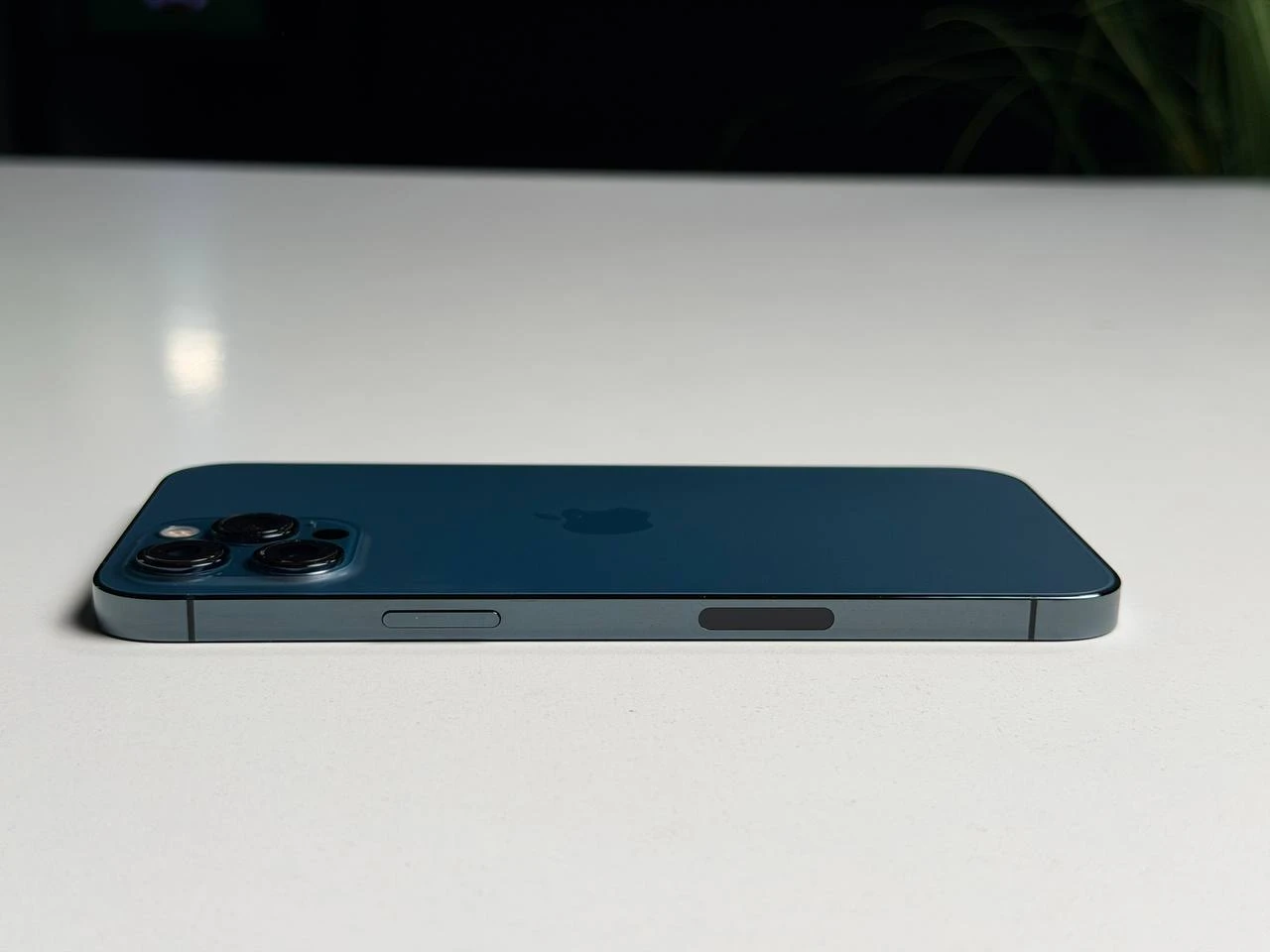 ВЖИВАНИЙ Б/У Apple iPhone 12 Pro Max 256GB Pacific Blue (MGCN3, MGDF3) - Стан: гарний | Акумулятор: 87% | Комплектація: iPhone, кабель | Гарантія: 3 міс.