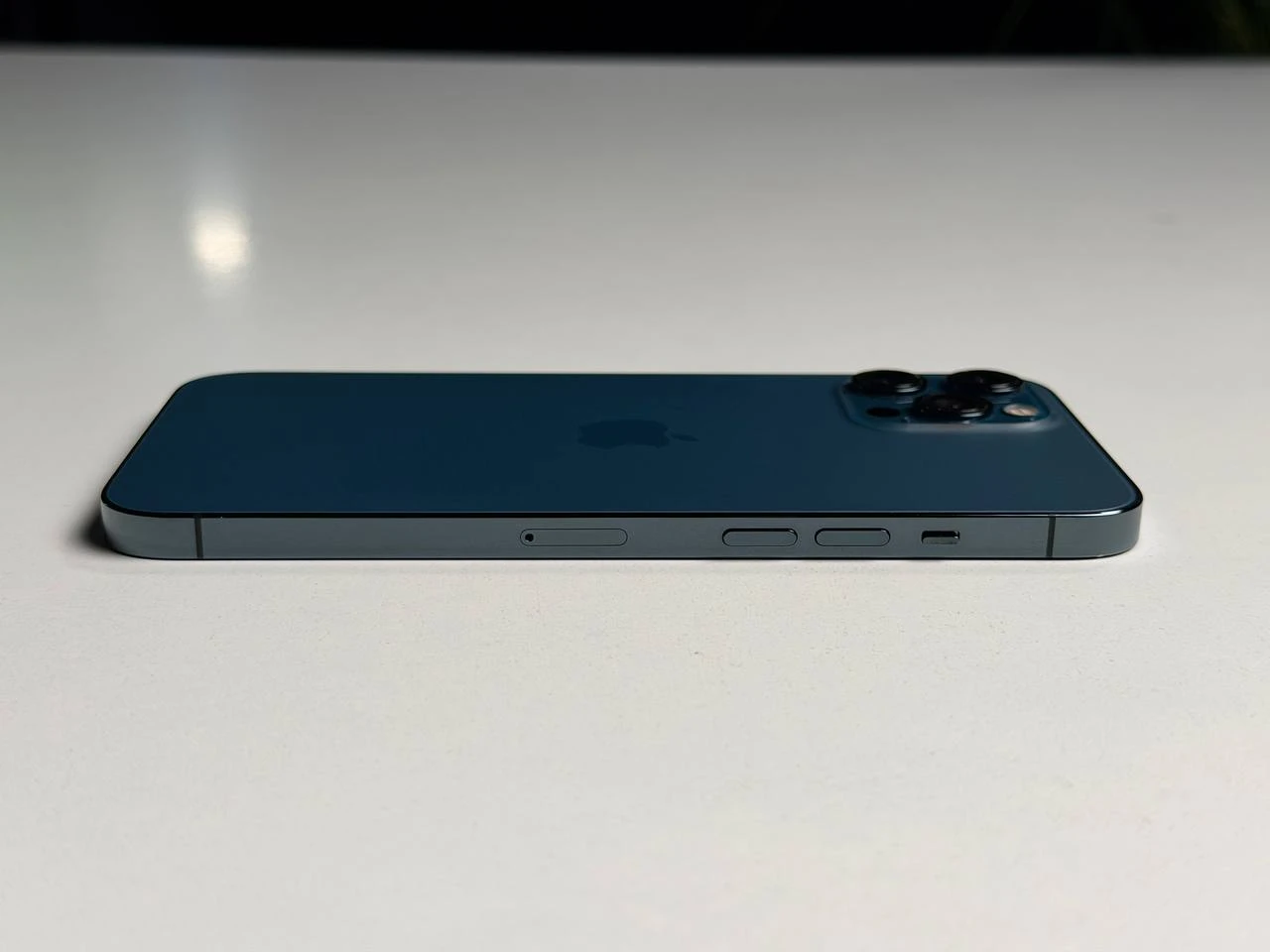 ВЖИВАНИЙ Б/У Apple iPhone 12 Pro Max 256GB Pacific Blue (MGCN3, MGDF3) - Стан: гарний | Акумулятор: 87% | Комплектація: iPhone, кабель | Гарантія: 3 міс.