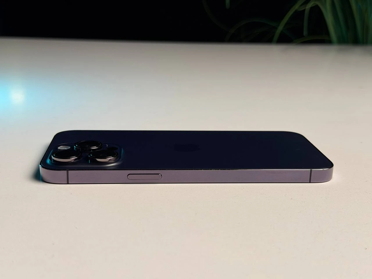 ВЖИВАНИЙ Б/У Apple iPhone 14 Pro Max 256GB Deep Purple (MQ9X3) - Стан: гарний | Акумулятор: 100% | Комплект: iPhone, кабель | Гарантія: 3 міс.