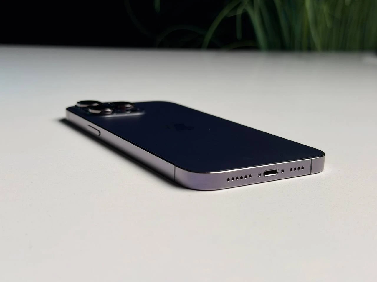 ВЖИВАНИЙ Б/У Apple iPhone 14 Pro Max 256GB Deep Purple (MQ9X3) - Стан: гарний | Акумулятор: 100% | Комплект: iPhone, кабель | Гарантія: 3 міс.
