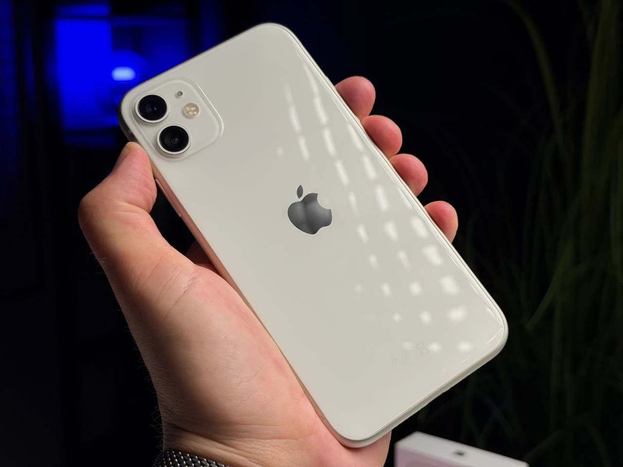 ВЖИВАНИЙ Б/У Apple iPhone 11 128GB White (MWLF2) - Стан: гарний | Акумулятор: 100% | Комплектація: повний | Гарантія: 3 міс.