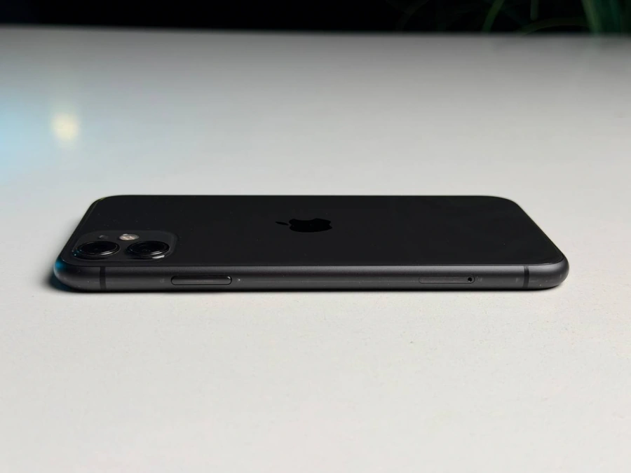 ВЖИВАНИЙ Б/У Apple iPhone 11 64GB Black (MWLT2) Full Box - Состояние: хороший | Аккумулятор: 100% | Комплектация: iPhone, кабель | Гарантия: 3 мес.