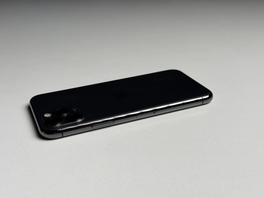 ВЖИВАНИЙ Б/У Apple iPhone 11 Pro 512GB Space Gray (MWCD2) - Состояние: хороший | Аккумулятор: 100% | Комплектация: iPhone, кабель | Гарантия: 3 мес.
