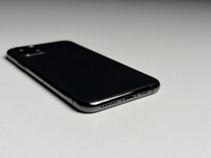 ВЖИВАНИЙ Б/У Apple iPhone 11 Pro 512GB Space Gray (MWCD2) - Состояние: хороший | Аккумулятор: 100% | Комплектация: iPhone, кабель | Гарантия: 3 мес.