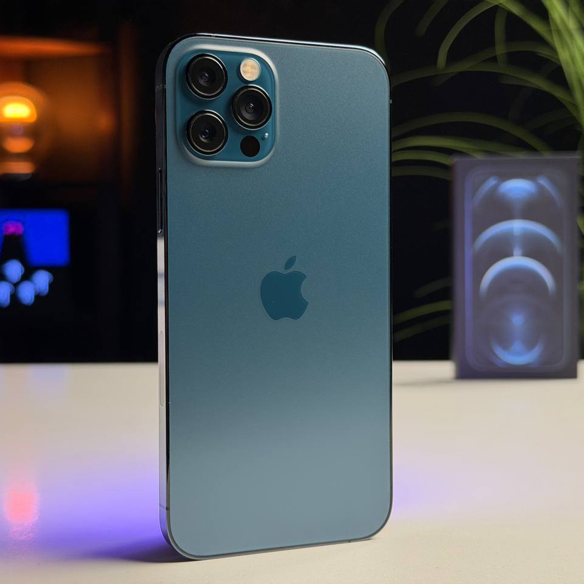 ВЖИВАНИЙ Б/У Apple iPhone 12 Pro 256GB Pacific Blue (MGLW3, MGMT3) - Стан: ідеальний | Акумулятор: 100% | Комплектація: повний | Гарантія: 3 міс.