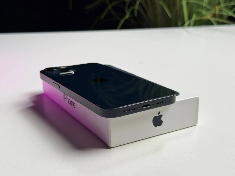 ВЖИВАНИЙ Б/У Apple iPhone 13 128GB Midnight (MLML3, MLPF3) - Стан: гарний | Акумулятор: 100% | Комплектація: повний | Гарантія: 3 міс.