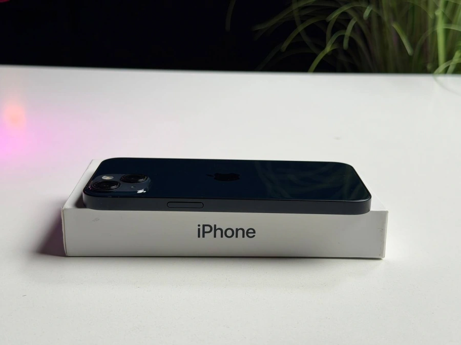 ВЖИВАНИЙ Б/У Apple iPhone 13 128GB Midnight (MLML3, MLPF3) - Стан: гарний | Акумулятор: 100% | Комплектація: повний | Гарантія: 3 міс.