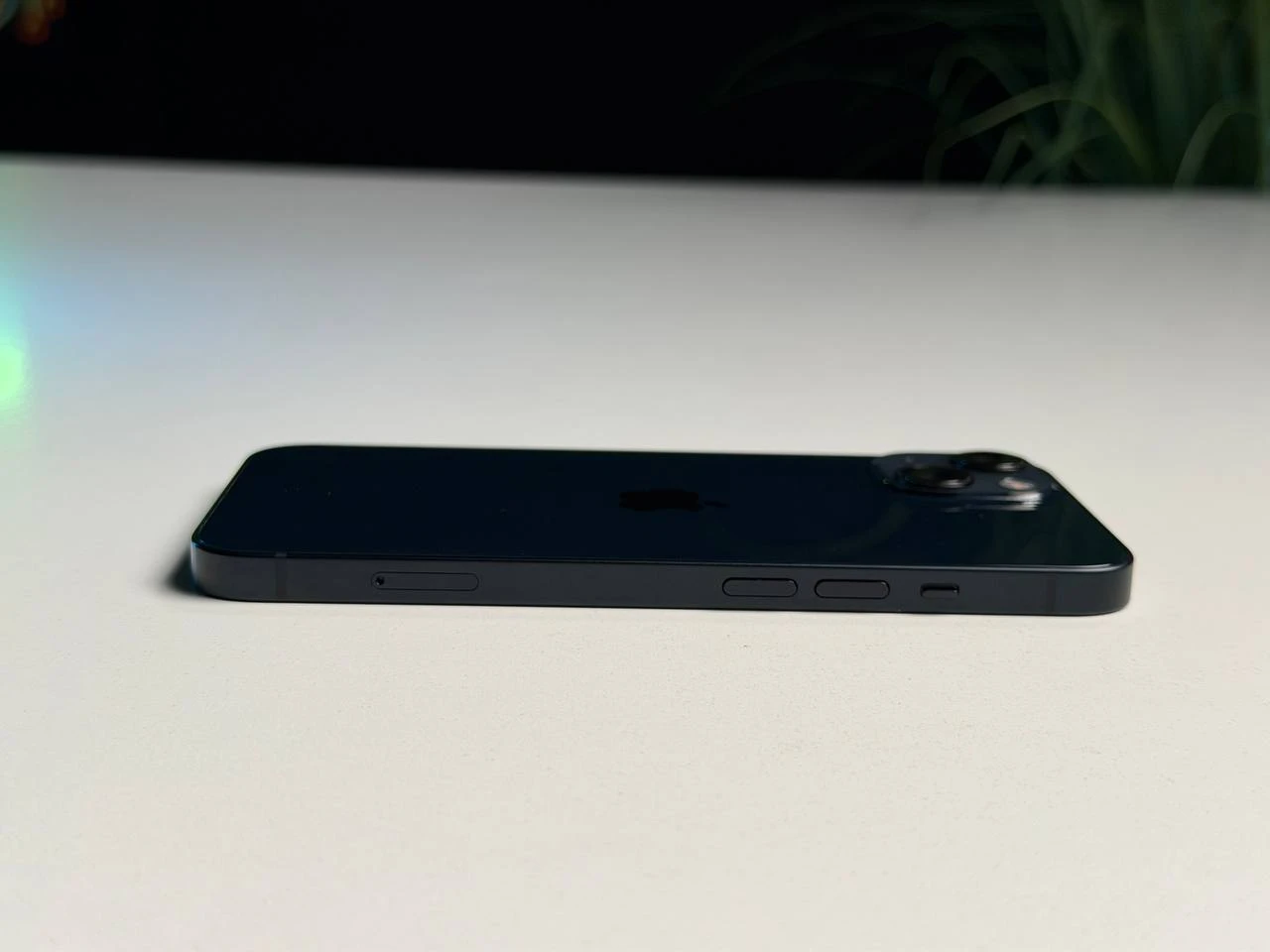 ВЖИВАНИЙ Б/У Apple iPhone 13 256GB Midnight (MLMU3, MLQ63) - Стан: гарний | Акумулятор: 100% | Комплектація: iPhone, кабель | Гарантія: 3 міс.