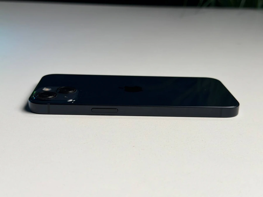 ВЖИВАНИЙ Б/У Apple iPhone 13 256GB Midnight (MLMU3, MLQ63) - Стан: гарний | Акумулятор: 100% | Комплектація: iPhone, кабель | Гарантія: 3 міс.