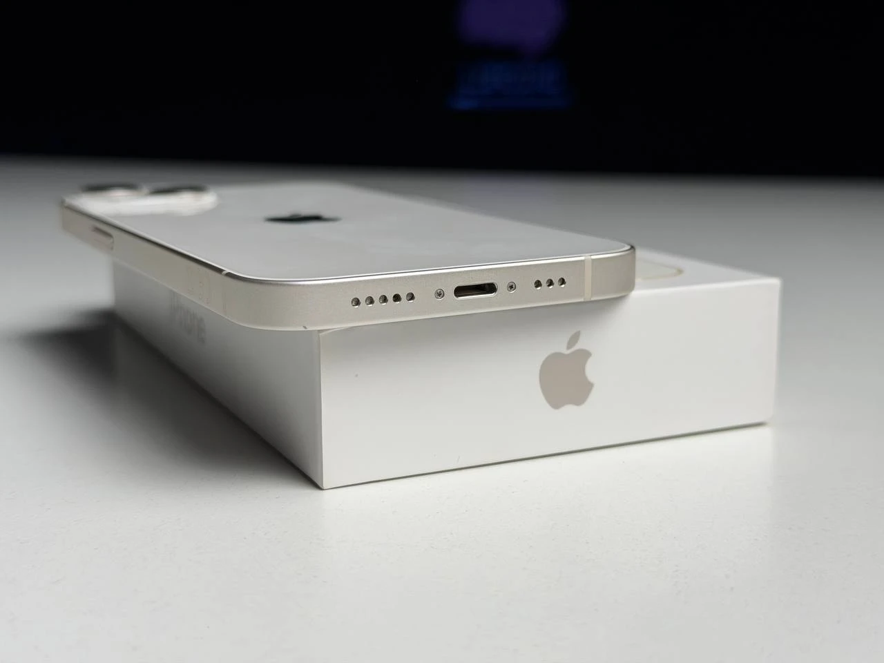 ВЖИВАНИЙ Б/У Apple iPhone 13 256GB Starlight (MLMX3, MLQ73) - Состояние: хороший | Аккумулятор: 100% | Комплектация: полный | Гарантия: 3 мес.