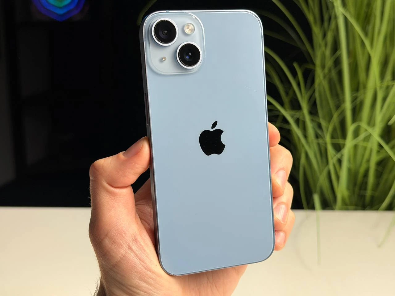 ВЖИВАНИЙ Б/У Apple iPhone 14 128GB Blue (MPVN3) - Стан: гарний | Акумулятор: 100% | Комплектація: iPhone, кабель | Гарантія: 3 міс.