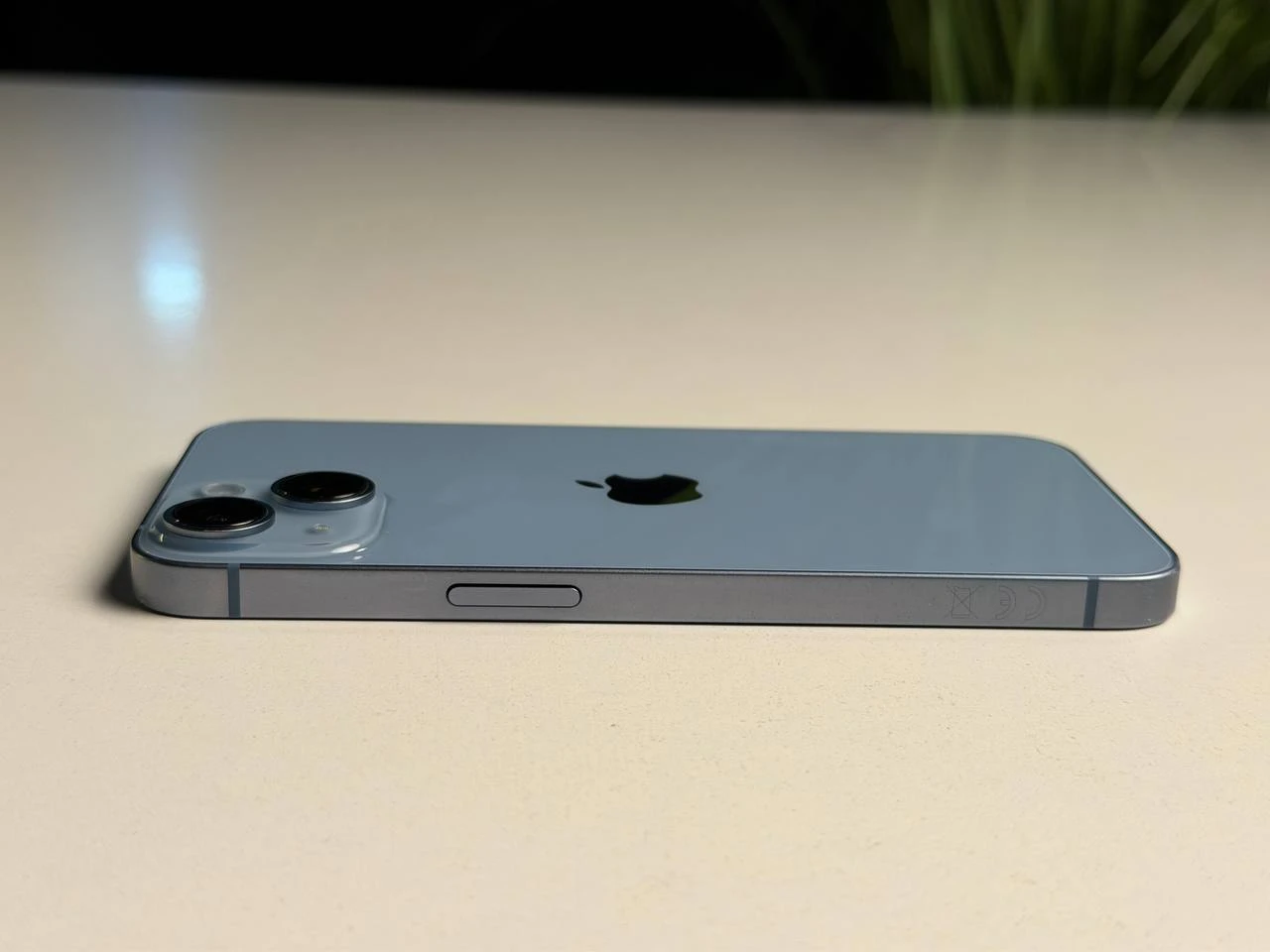 ВЖИВАНИЙ Б/У Apple iPhone 14 128GB Blue (MPVN3) - Стан: гарний | Акумулятор: 100% | Комплектація: iPhone, кабель | Гарантія: 3 міс.