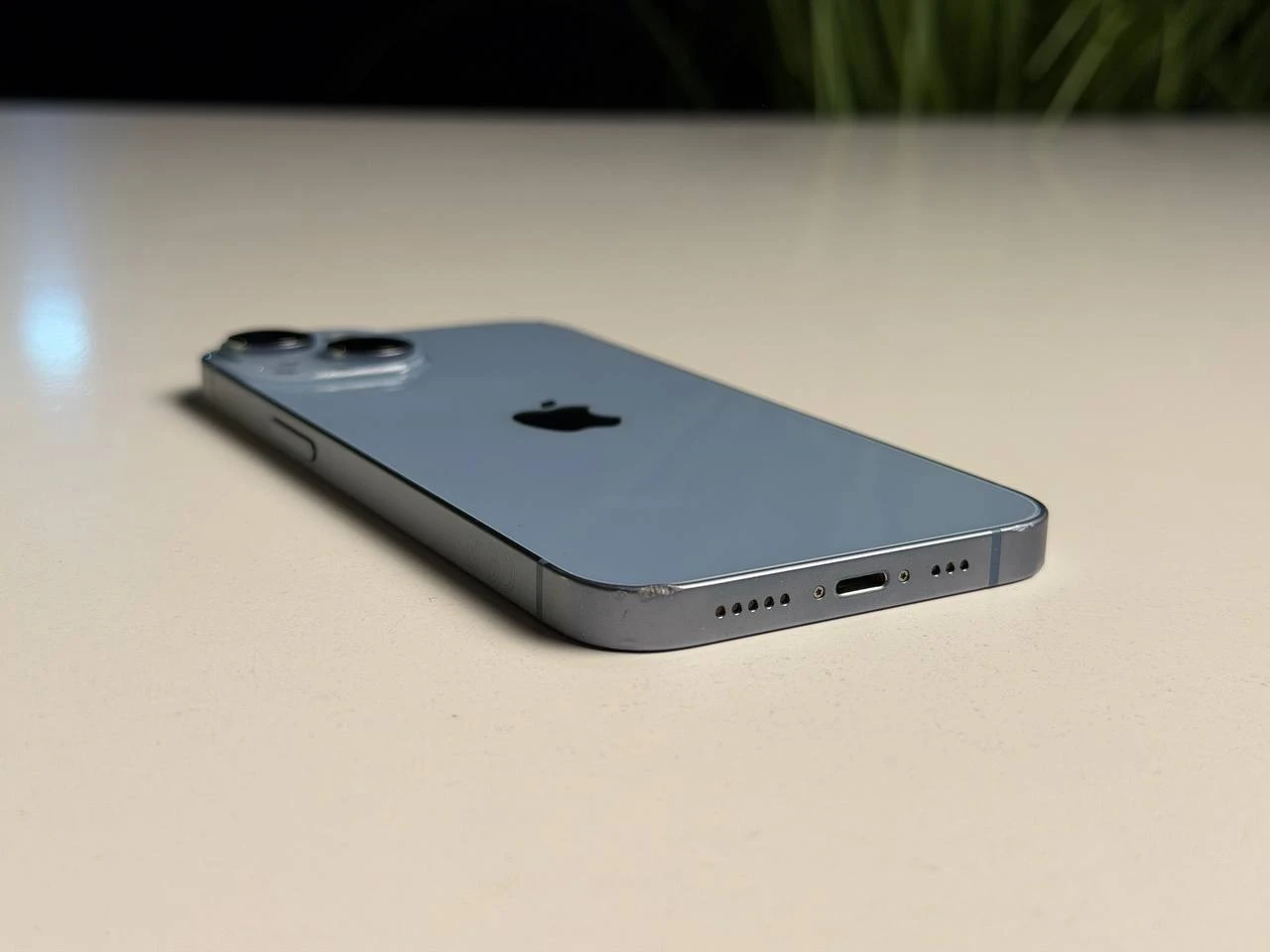 ВЖИВАНИЙ Б/У Apple iPhone 14 128GB Blue (MPVN3) - Стан: гарний | Акумулятор: 100% | Комплектація: iPhone, кабель | Гарантія: 3 міс.