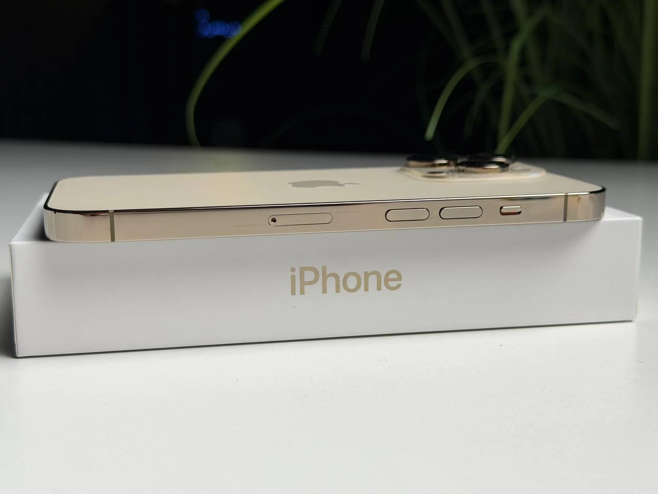 ВЖИВАНИЙ Б/У Apple iPhone 14 Pro 128GB Gold (MQ083) - Стан: ідеальний | Акумулятор: 100% | Комплектація: повний | Гарантія: 3 міс.