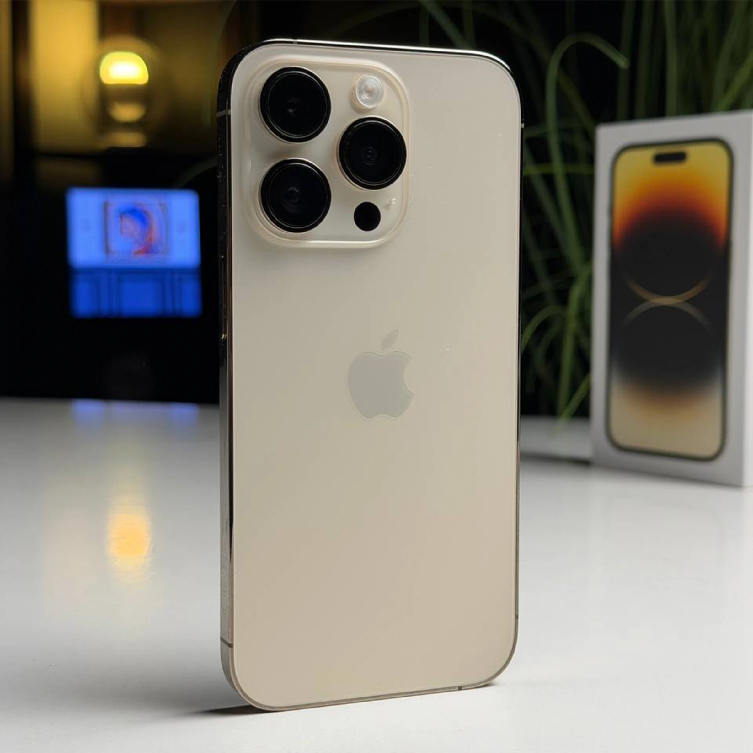 ВЖИВАНИЙ Б/У Apple iPhone 14 Pro 128GB Gold (MQ083) - Стан: ідеальний | Акумулятор: 100% | Комплектація: повний | Гарантія: 3 міс.