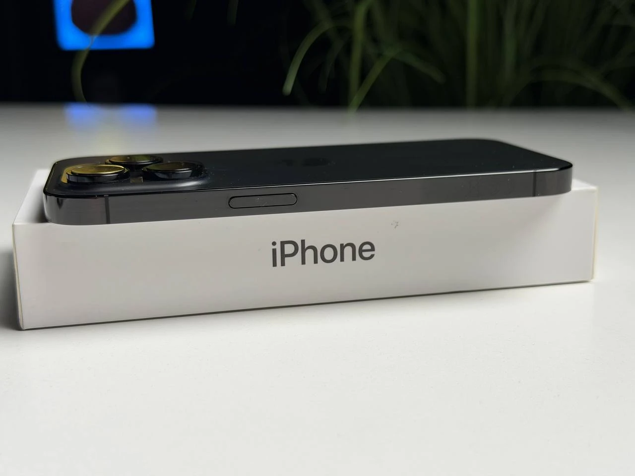 ВЖИВАНИЙ Б/У Apple iPhone 14 Pro 256GB Space Black (MQ0T3) - Стан: гарний | Акумулятор: 100% | Комплектація: повний | Гарантія: 3 міс.