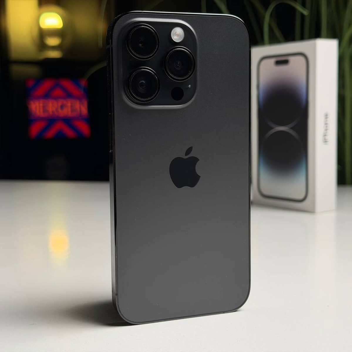 ВЖИВАНИЙ Б/У Apple iPhone 14 Pro 256GB Space Black (MQ0T3) - Стан: гарний | Акумулятор: 100% | Комплектація: повний | Гарантія: 3 міс.