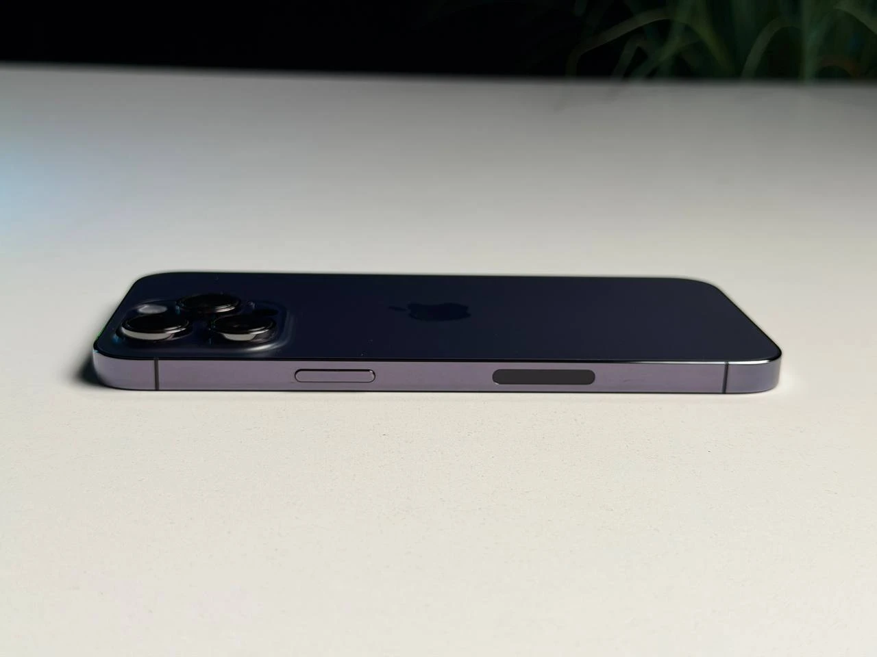 ВЖИВАНИЙ Б/У Apple iPhone 14 Pro Max 128GB Deep Purple eSim (MQ8R3) - Стан: гарний | Акумулятор: 100% | Комплектація: iPhone, кабель | Гарантія: 3 міс.