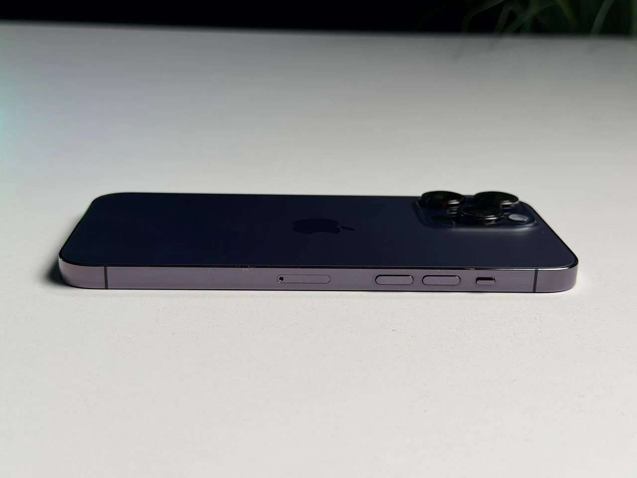 ВЖИВАНИЙ Б/У Apple iPhone 14 Pro Max 256GB Deep Purple (MQ9X3) - Стан: гарний | Акумулятор: 100% | Комплектація: iPhone, кабель | Гарантія: 3 міс.