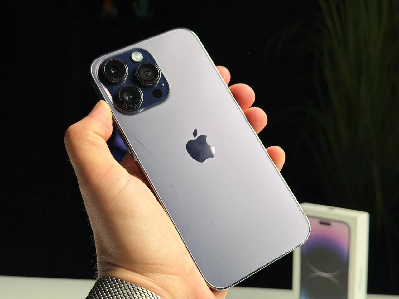ВЖИВАНИЙ Б/У Apple iPhone 14 Pro Max 256GB Deep Purple (MQ9X3) - Состояние: удовлетворительный | Аккумулятор: 100% | Комплектация: полный | Гарантия: 3 мес.