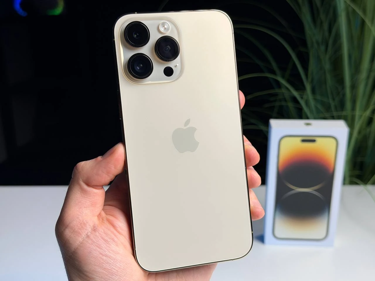 ВЖИВАНИЙ Б/У Apple iPhone 14 Pro Max 256GB Gold (MQ9W3) - Стан: ідеальний | Акумулятор: 100% | Комплектація: повний | Гарантія: 3 міс.