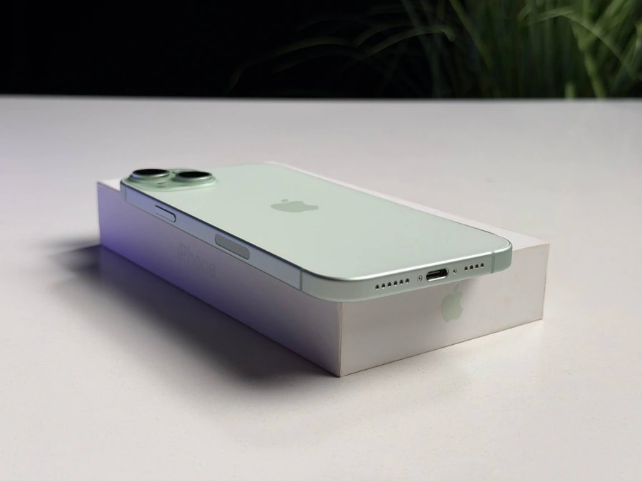 ВЖИВАНИЙ Б/У Apple iPhone 15 Plus 128GB Green eSim (MTXW3) - Стан: гарний | Акумулятор: 100% | Комплектація: повний | Гарантія: 3 міс.
