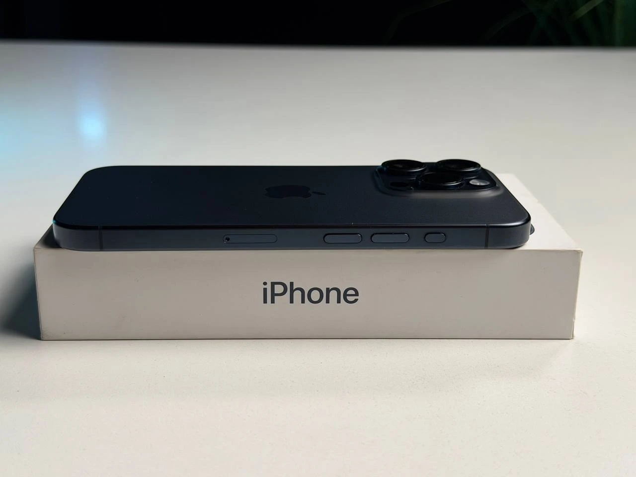 ВЖИВАНИЙ Б/У Apple iPhone 15 Pro 512GB Blue Titanium (MTVA3) - Состояние: хороший | Аккумулятор: 87% | Комплектация: полный | Гарантия: 3 мес.