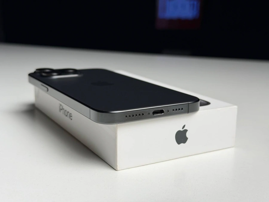 ВЖИВАНИЙ Б/У Apple iPhone 15 Pro Max 1TB Black Titanium (MU7G3) - Стан: гарний | Акумулятор: 100% | Комплектація: повний | Гарантія: 3 міс.