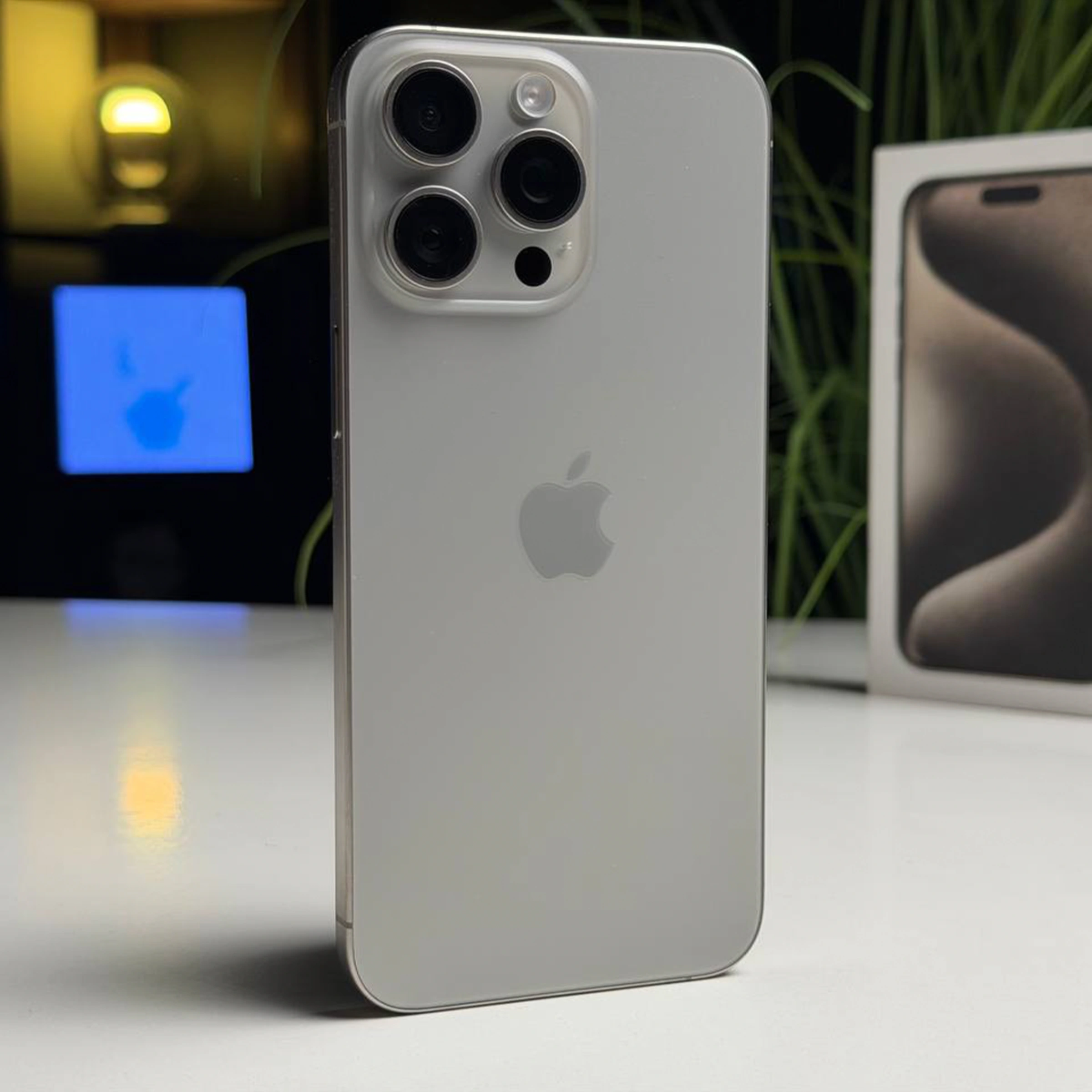 ВЖИВАНИЙ Б/У Apple iPhone 15 Pro Max 256GB Natural Titanium (MU793) - Стан: гарний | Акумулятор: 100% | Комплектація: повний | Гарантія: 3 міс.