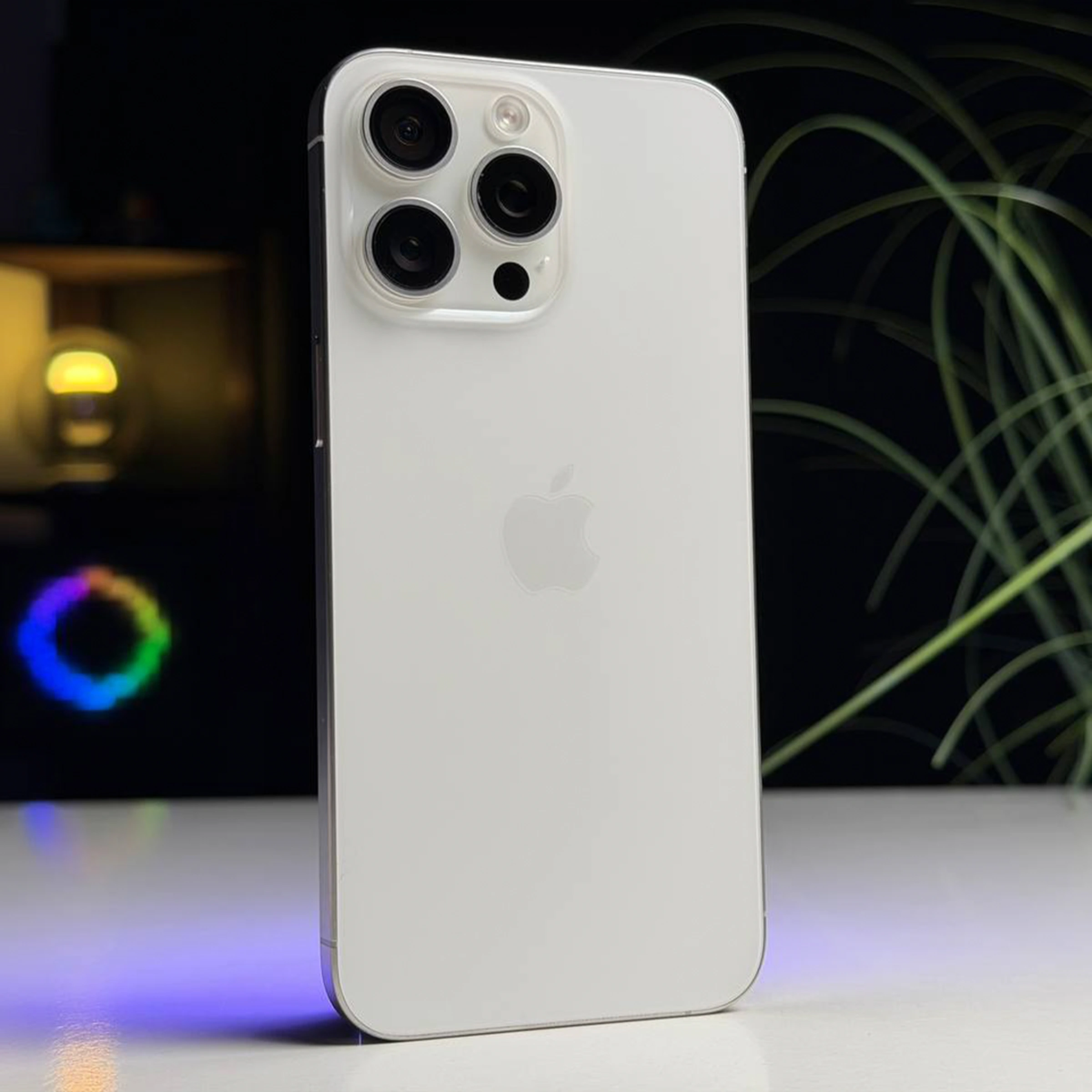 ВЖИВАНИЙ Б/У Apple iPhone 15 Pro Max 256GB White Titanium (MU783) - Стан: гарний | Акумулятор: 87% | Комплектація: iPhone, кабель | Гарантія: 3 міс.