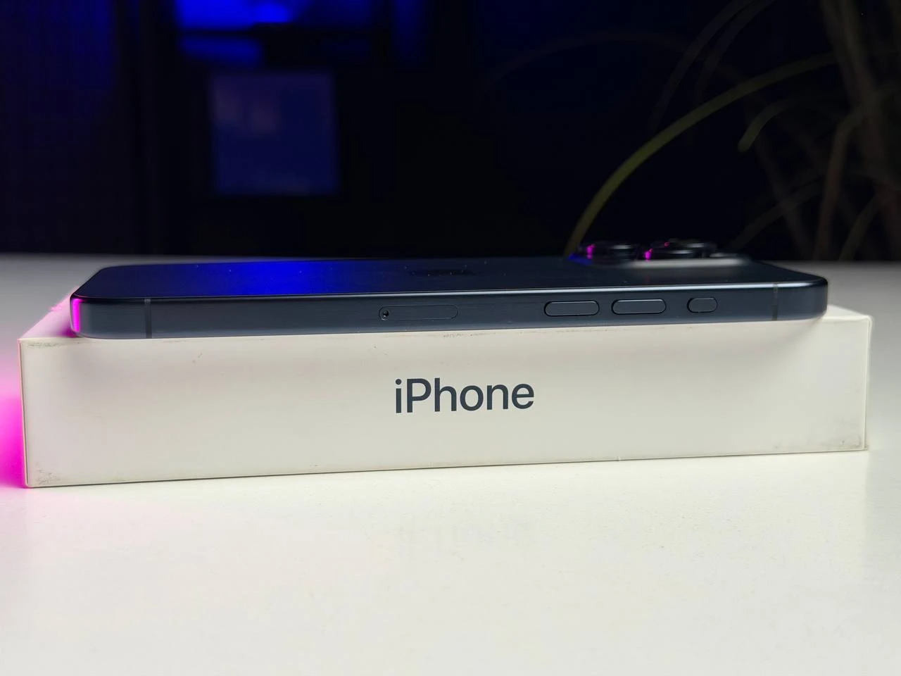 ВЖИВАНИЙ Б/У Apple iPhone 15 Pro Max 512GB Blue Titanium (MU7F3) - Стан: гарний | Акумулятор: 90% | Комплектація: повний | Гарантія: 3 міс.