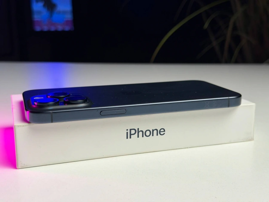ВЖИВАНИЙ Б/У Apple iPhone 15 Pro Max 512GB Blue Titanium (MU7F3) - Стан: гарний | Акумулятор: 90% | Комплектація: повний | Гарантія: 3 міс.