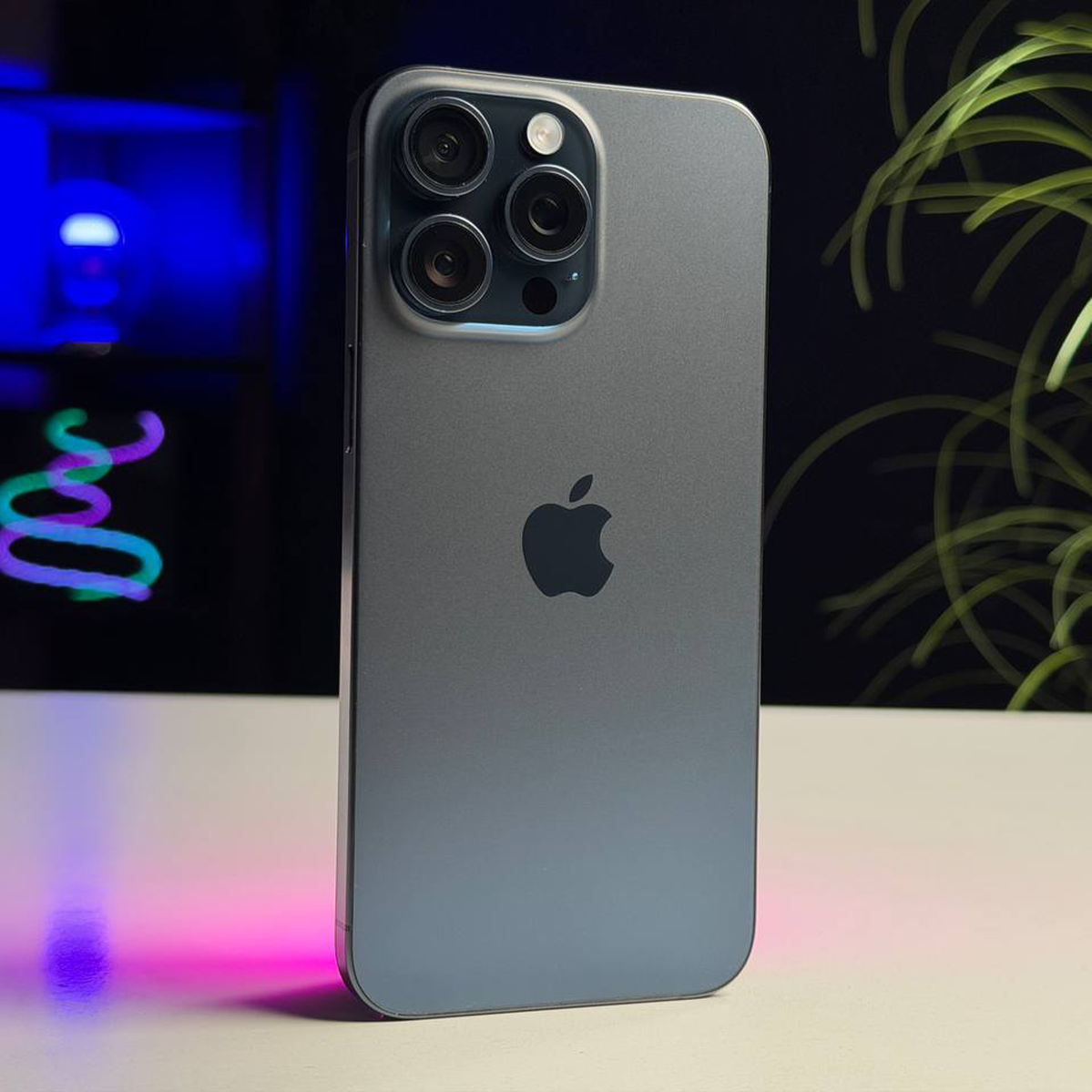 ВЖИВАНИЙ Б/У Apple iPhone 15 Pro Max 512GB Blue Titanium (MU7F3) - Стан: гарний | Акумулятор: 100% | Комплектація: iPhone, кабель | Гарантія: 3 міс.