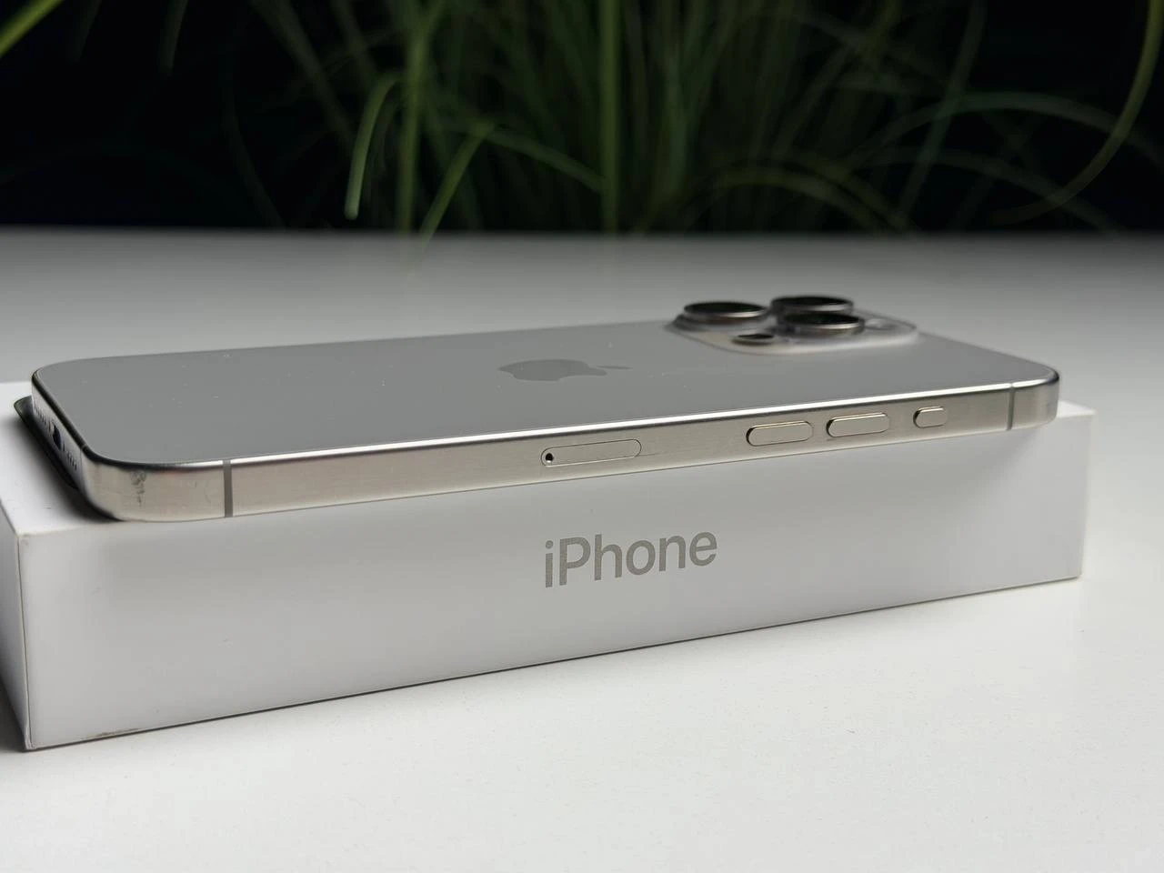 ВЖИВАНИЙ Б/У Apple iPhone 15 Pro Max 512GB Natural Titanium (MU7E3) - Состояние: хороший | Аккумулятор: 100% | Комплектация: полный | Гарантия: 3 мес.