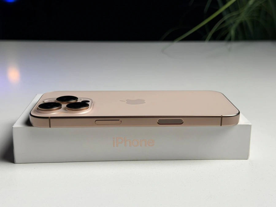 ВЖИВАНИЙ Б/У Apple iPhone 16 Pro 128GB Desert Titanium (MYNF3) - Стан: гарний | Акумулятор: 91% | Комплектація: повний | Гарантія: 3 міс.