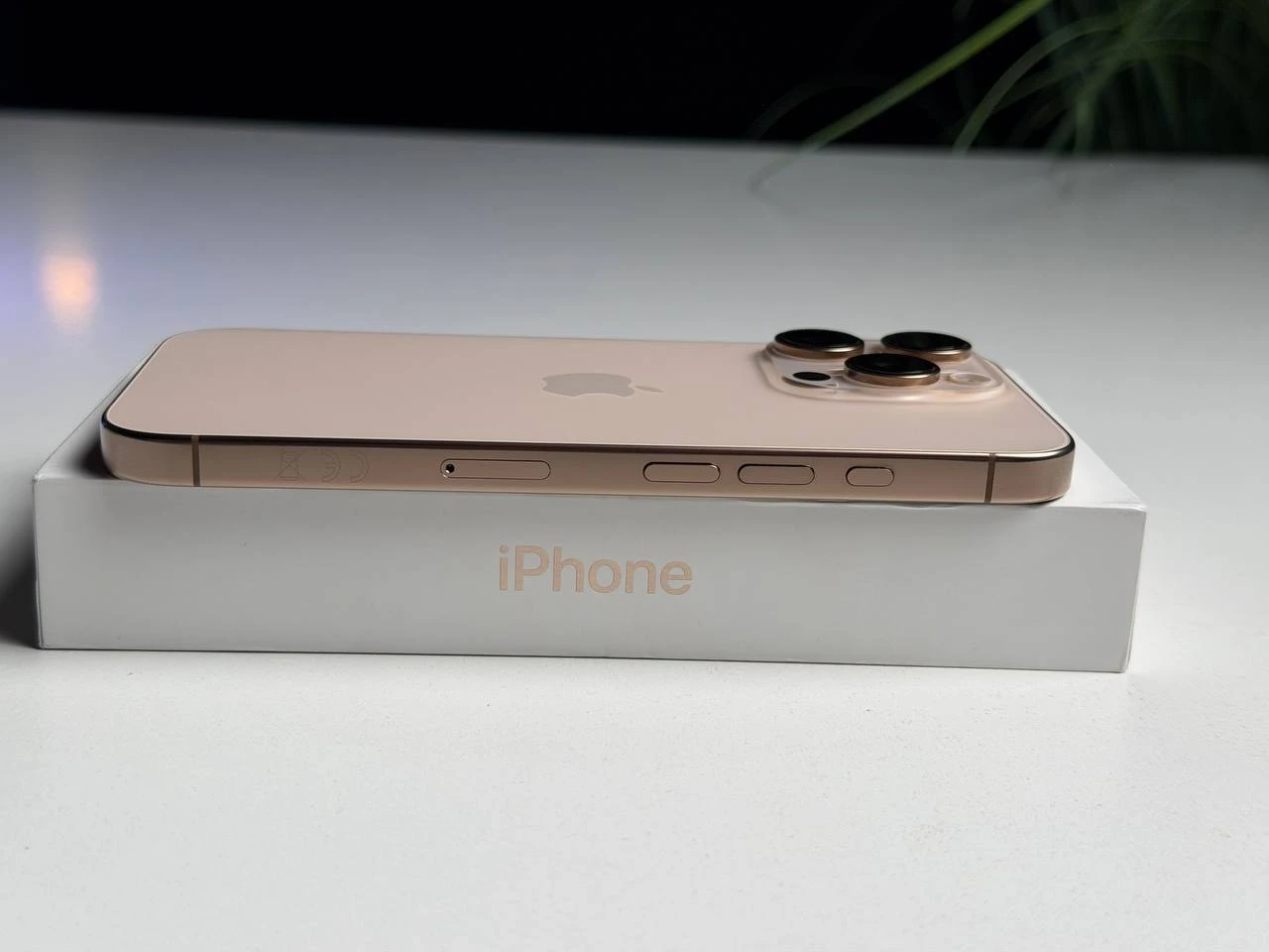 ВЖИВАНИЙ Б/У Apple iPhone 16 Pro 128GB Desert Titanium (MYNF3) - Стан: гарний | Акумулятор: 91% | Комплектація: повний | Гарантія: 3 міс.