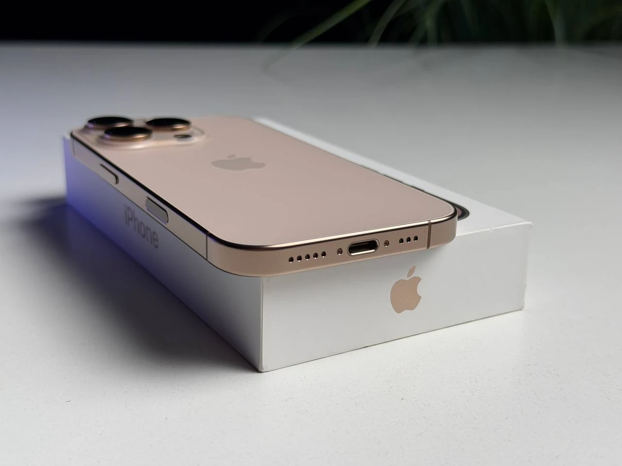 ВЖИВАНИЙ Б/У Apple iPhone 16 Pro 128GB Desert Titanium (MYNF3) - Стан: гарний | Акумулятор: 91% | Комплектація: повний | Гарантія: 3 міс.