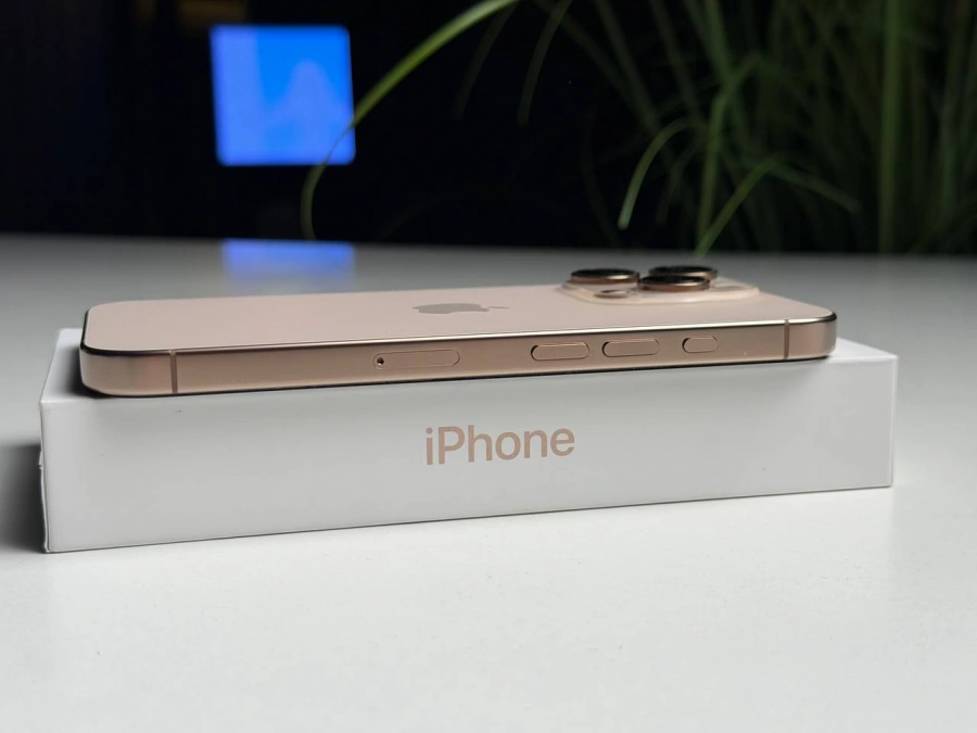 ВЖИВАНИЙ Б/У Apple iPhone 16 Pro 128GB Desert Titanium (MYNF3) - Стан: гарний | Акумулятор: 95% | Комплектація: повний | Гарантія: 3 міс.