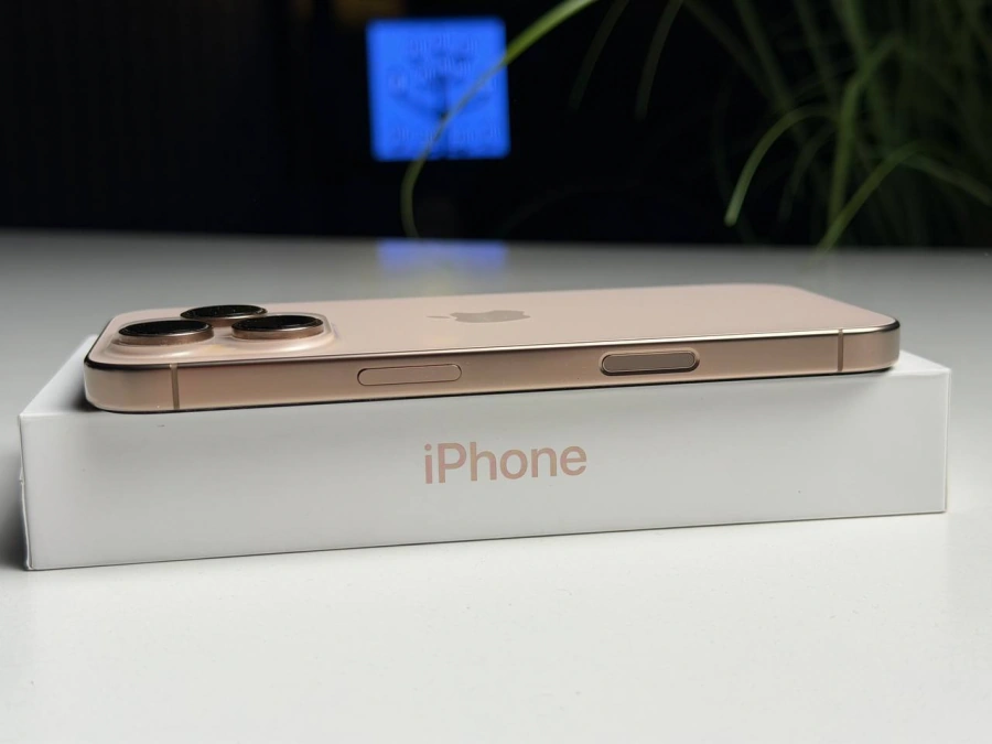 ВЖИВАНИЙ Б/У Apple iPhone 16 Pro 128GB Desert Titanium (MYNF3) - Стан: гарний | Акумулятор: 95% | Комплектація: повний | Гарантія: 3 міс.
