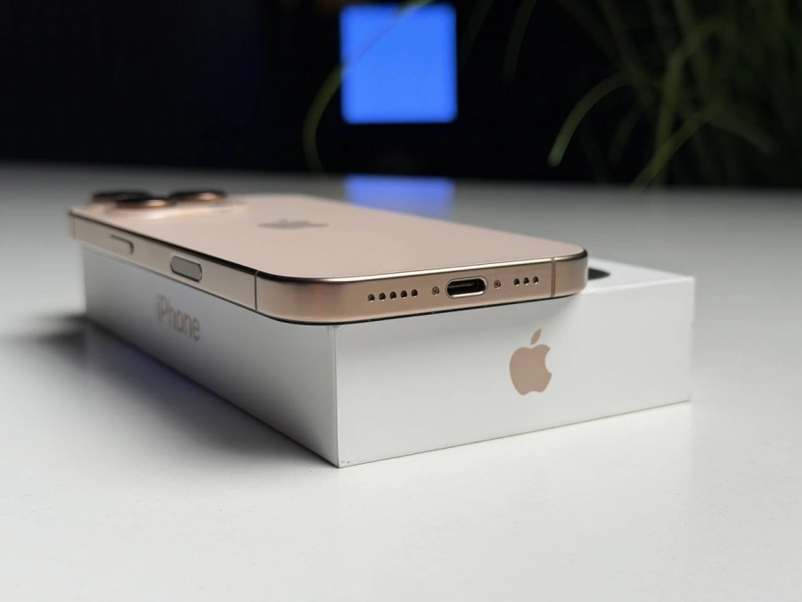 ВЖИВАНИЙ Б/У Apple iPhone 16 Pro 128GB Desert Titanium (MYNF3) - Стан: гарний | Акумулятор: 95% | Комплектація: повний | Гарантія: 3 міс.