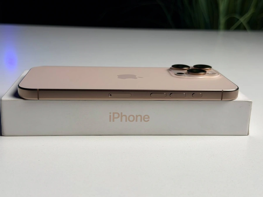 ВЖИВАНИЙ Б/У Apple iPhone 16 Pro Max 1TB Desert Titanium (MYX63) - Стан: гарний | Акумулятор: 93% | Комплектація: повний | Гарантія: 3 міс.