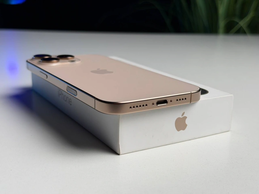 ВЖИВАНИЙ Б/У Apple iPhone 16 Pro Max 1TB Desert Titanium (MYX63) - Стан: гарний | Акумулятор: 93% | Комплектація: повний | Гарантія: 3 міс.