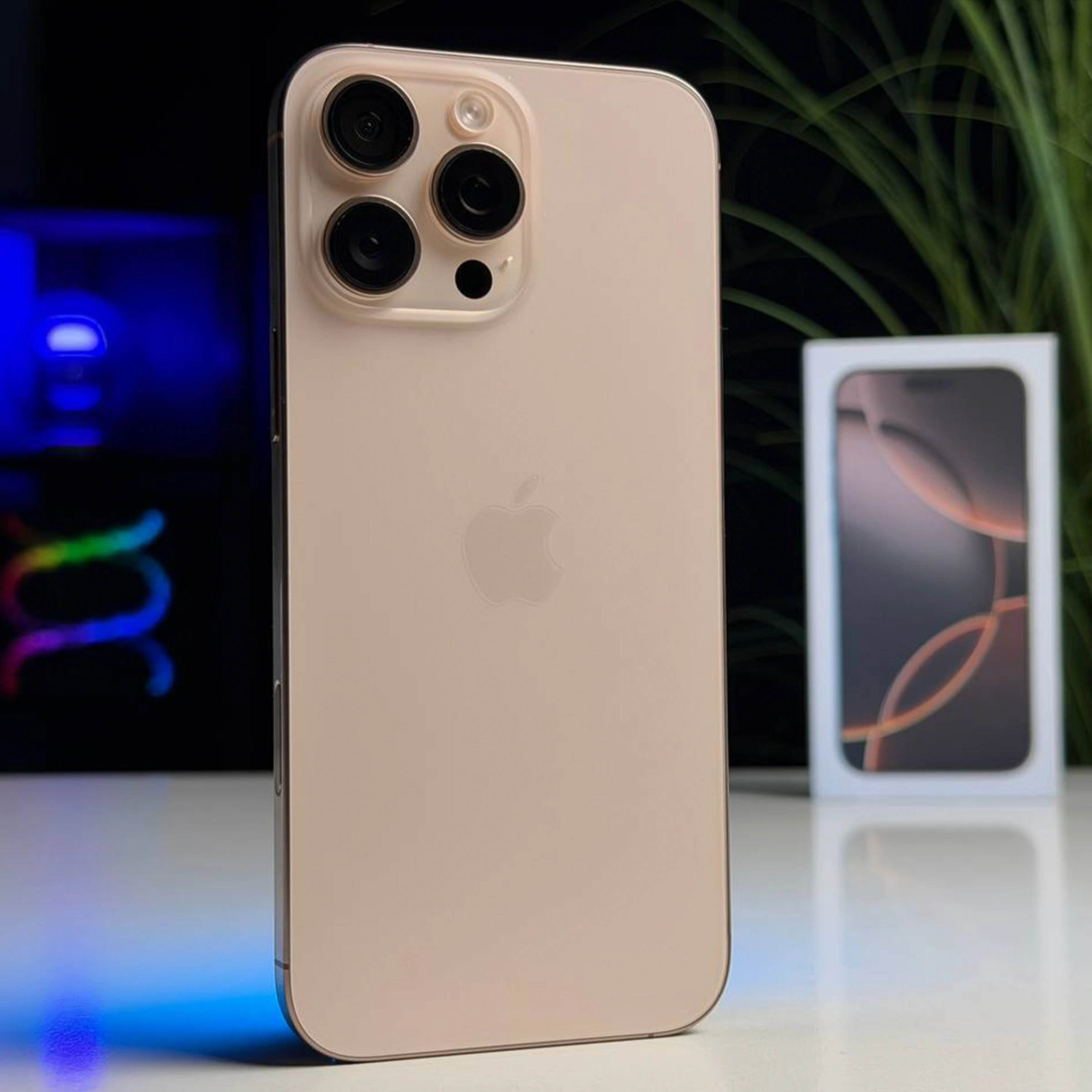 ВЖИВАНИЙ Б/У Apple iPhone 16 Pro Max 1TB Desert Titanium (MYX63) - Стан: гарний | Акумулятор: 93% | Комплектація: повний | Гарантія: 3 міс.