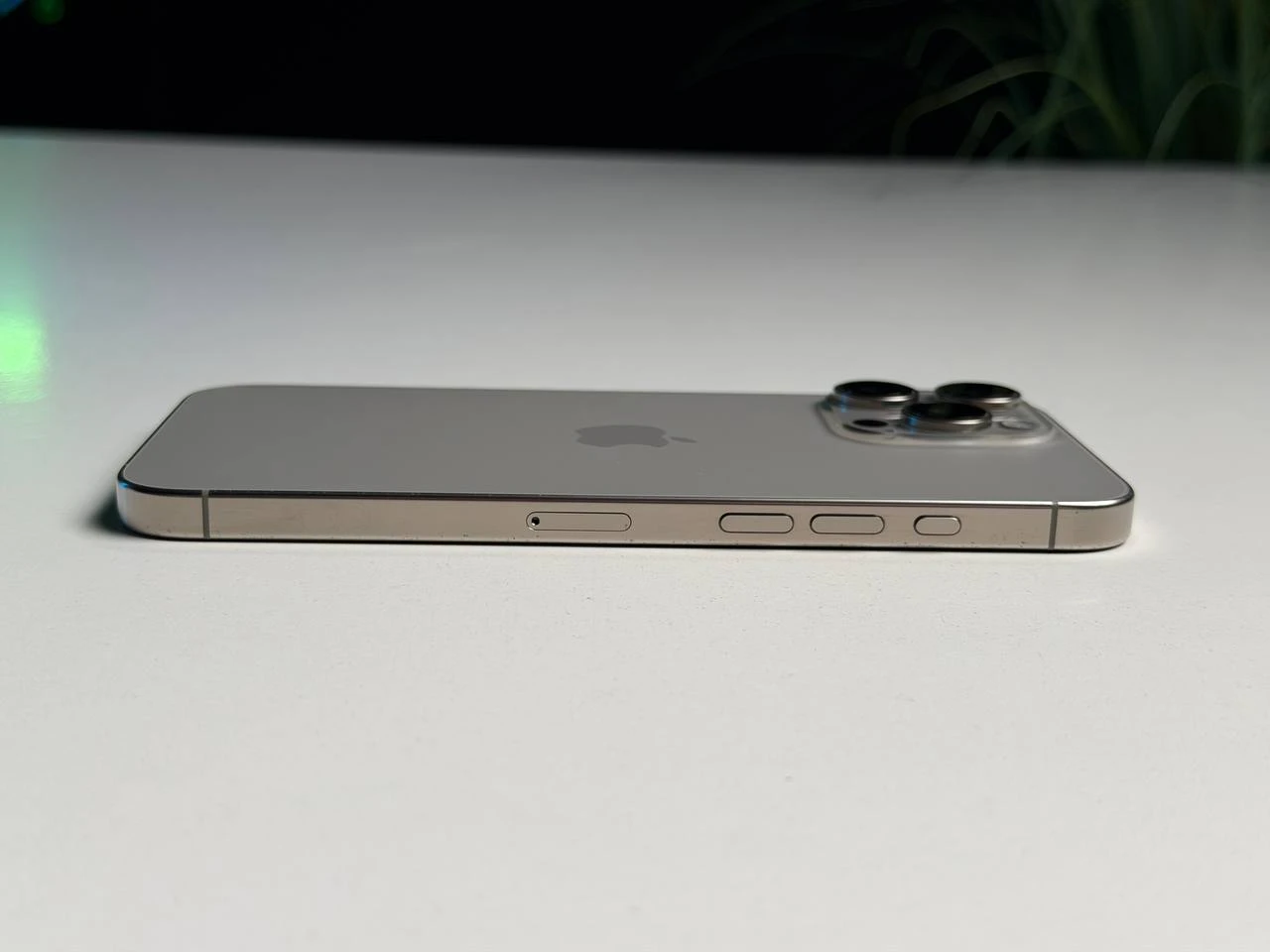 ВЖИВАНИЙ Б/У Apple iPhone 16 Pro Max 256GB Natural Titanium (MYWY3) - Стан: гарний | Акумулятор: 91% | Комплектація: iPhone, кабель | Гарантія: 3 міс.