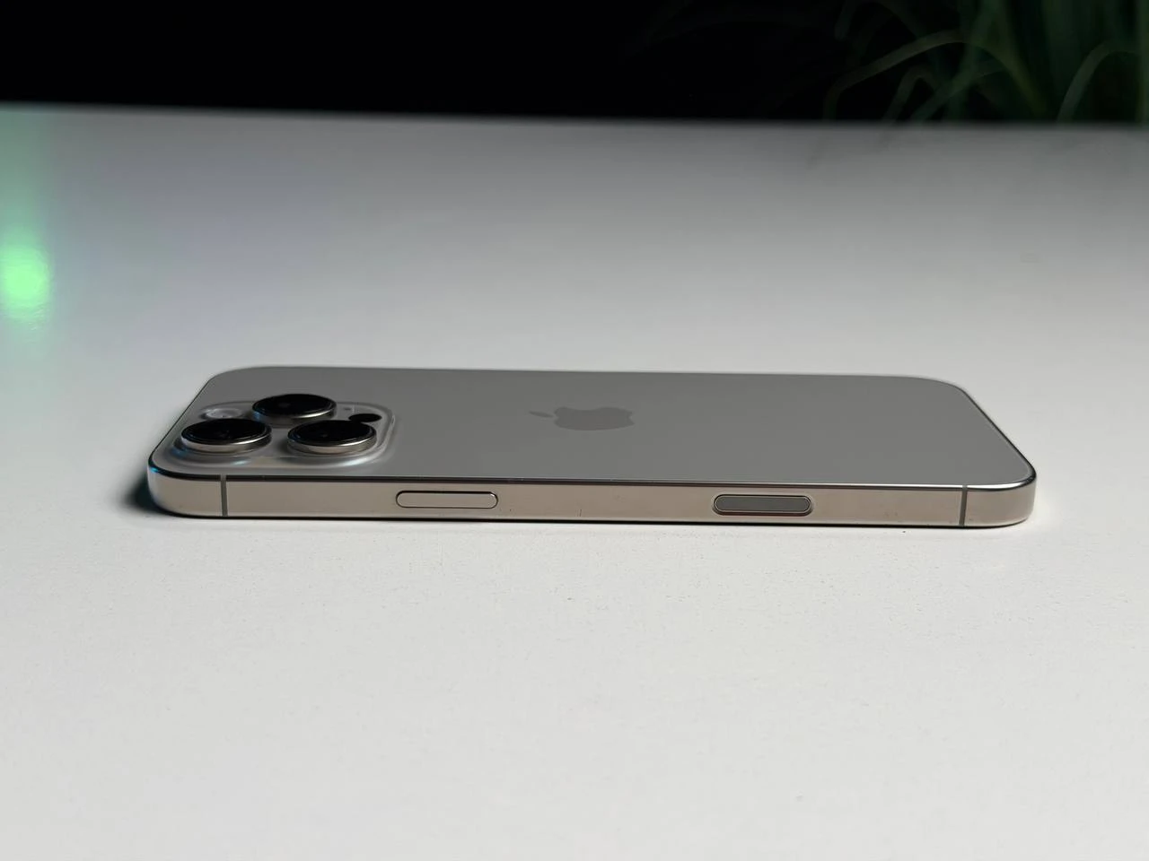 ВЖИВАНИЙ Б/У Apple iPhone 16 Pro Max 256GB Natural Titanium (MYWY3) - Стан: гарний | Акумулятор: 91% | Комплектація: iPhone, кабель | Гарантія: 3 міс.